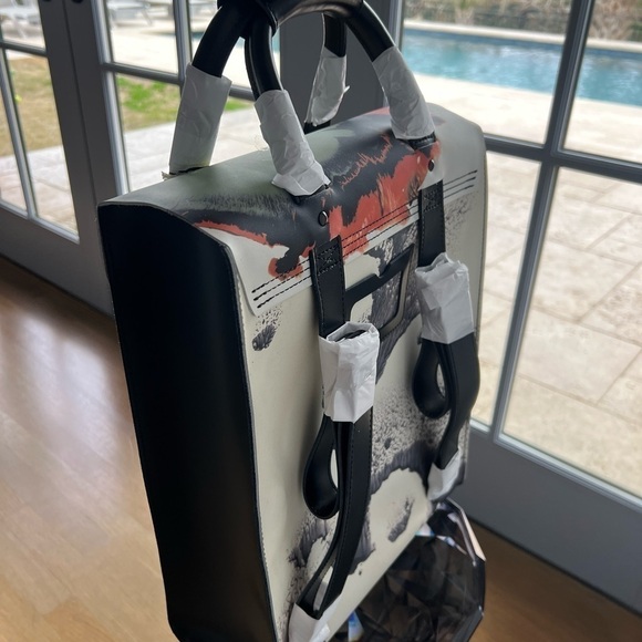 DR MARTINS TATE MUSEUM LEATHER BACKPACK - Picture 11 of 14